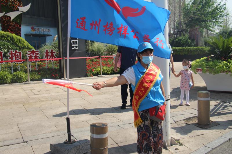 <strong>黄色美女电影视频操逼网</strong>